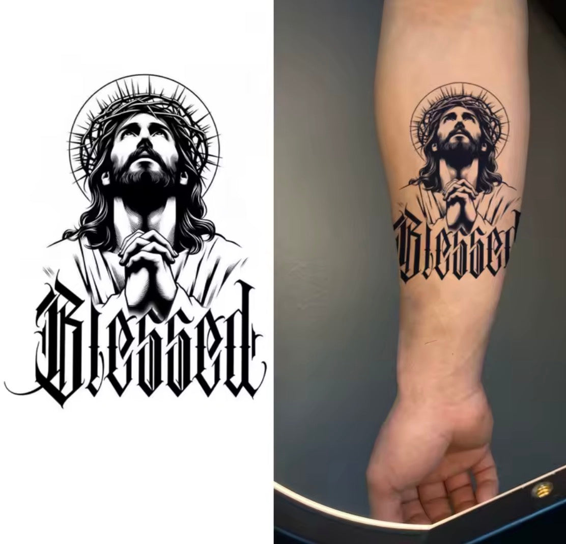 Tatouage Temporaire Avant-Bras – Jésus “Blessed” (1 à 2 Semaines)